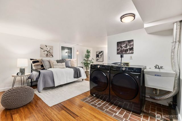 3218 S Byron Street, Seattle, WA 98144