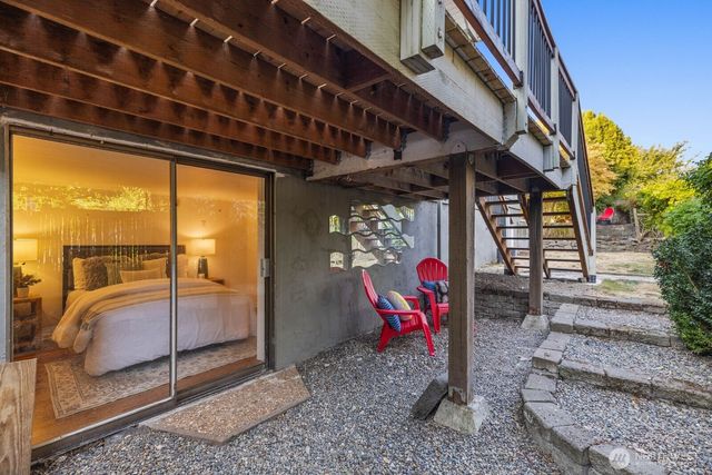 3218 S Byron Street, Seattle, WA 98144