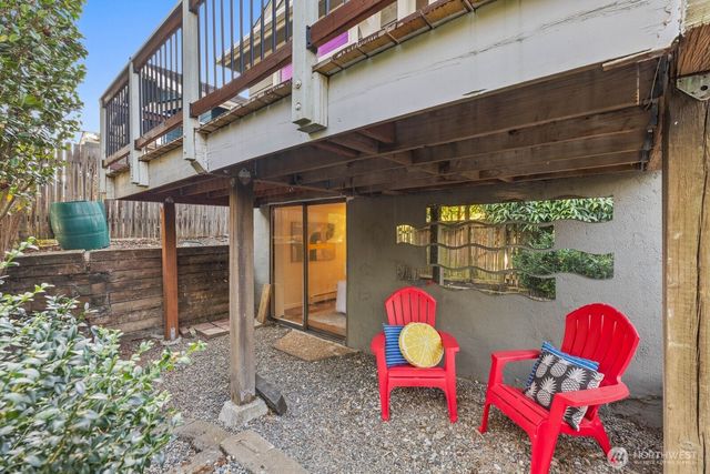 3218 S Byron Street, Seattle, WA 98144