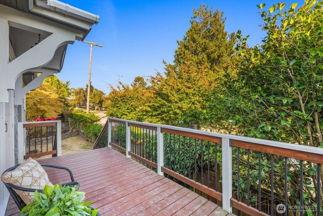 3218 S Byron Street, Seattle, WA 98144