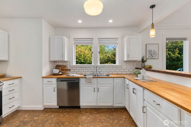 3218 S Byron Street, Seattle, WA 98144