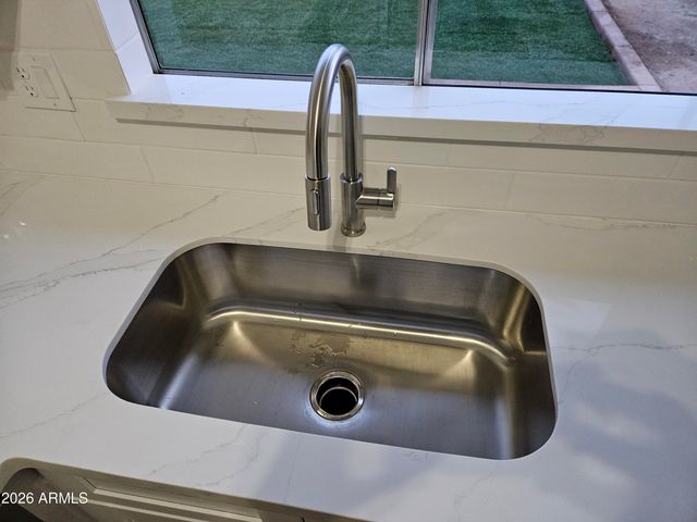 8949 W CINNABAR Avenue, Peoria, AZ 85345