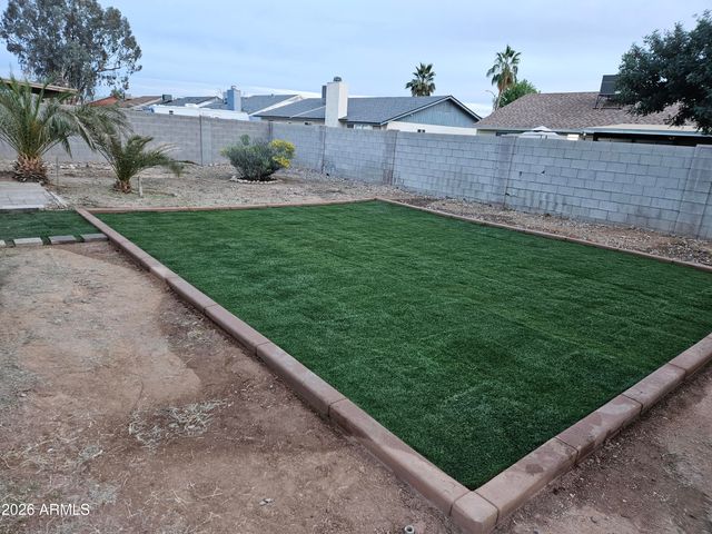 8949 W CINNABAR Avenue, Peoria, AZ 85345