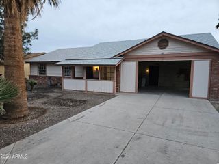 8949 W CINNABAR Avenue, Peoria, AZ 85345