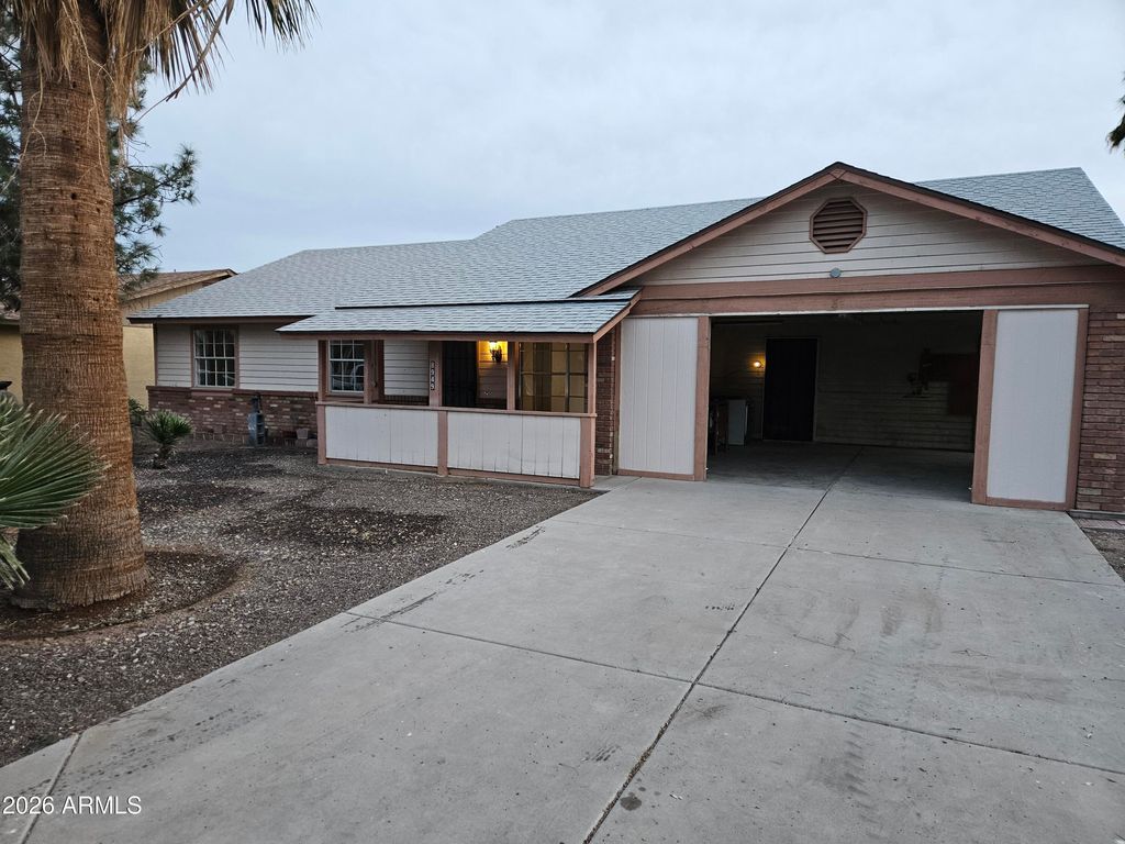 8949 W CINNABAR Avenue, Peoria, AZ 85345