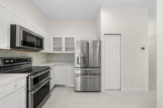 836 Lavender Cir, Weston, FL 33327