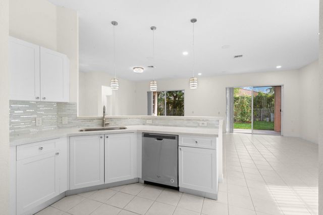 836 Lavender Cir, Weston, FL 33327