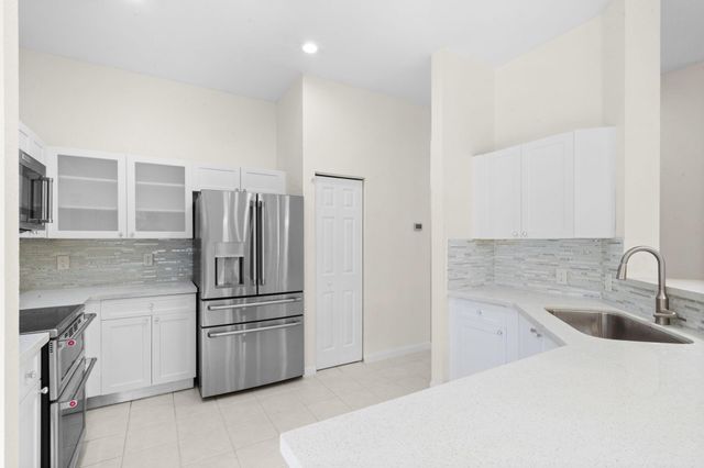 836 Lavender Cir, Weston, FL 33327