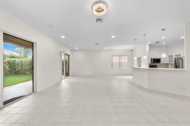 836 Lavender Cir, Weston, FL 33327