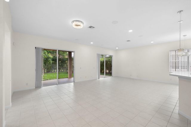 836 Lavender Cir, Weston, FL 33327