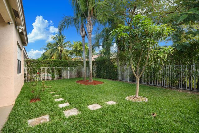 836 Lavender Cir, Weston, FL 33327