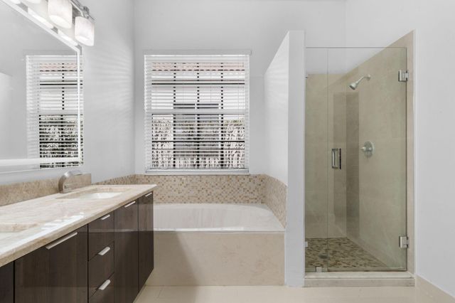 836 Lavender Cir, Weston, FL 33327