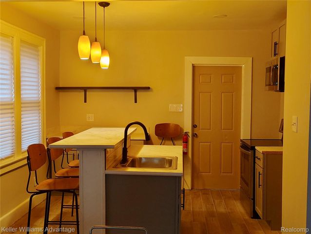 5444 Field Street, Detroit, MI 48213