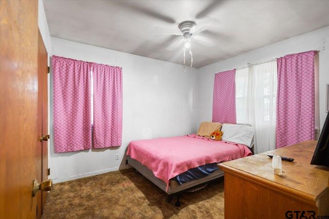 3211 Shady Trail Dr, Tyler, TX 75702