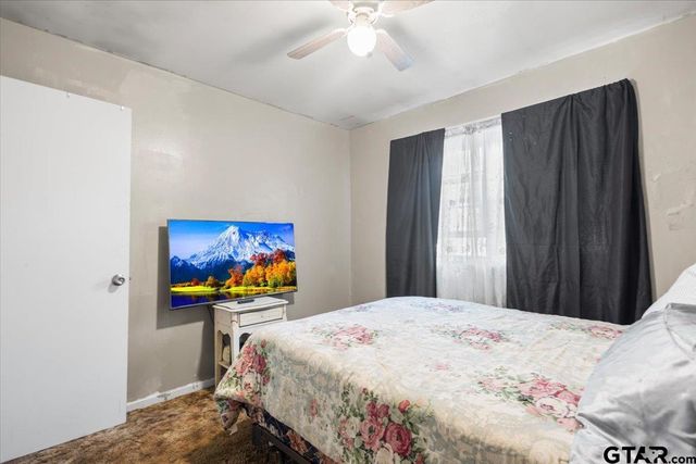 3211 Shady Trail Dr, Tyler, TX 75702