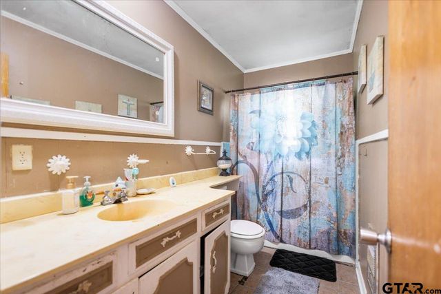 3211 Shady Trail Dr, Tyler, TX 75702