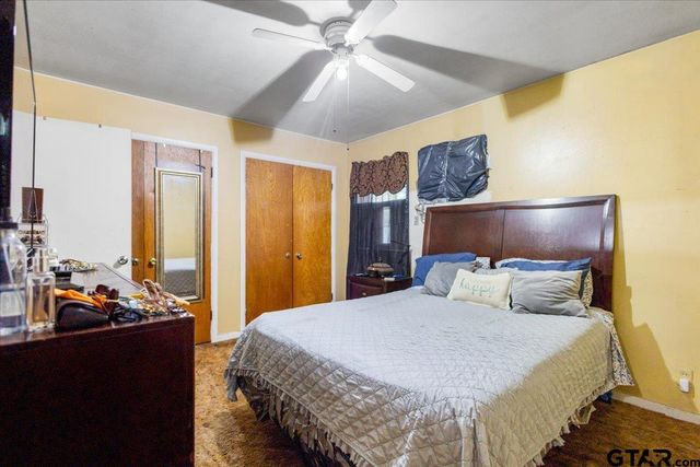 3211 Shady Trail Dr, Tyler, TX 75702