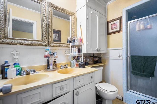 3211 Shady Trail Dr, Tyler, TX 75702