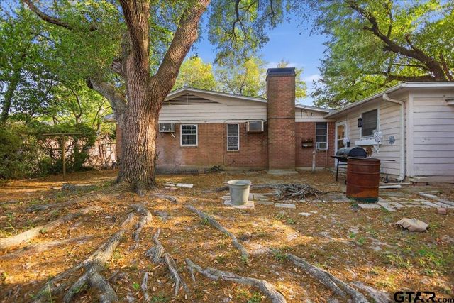 3211 Shady Trail Dr, Tyler, TX 75702