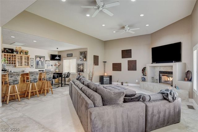 2136 Lookout Point Circle, Las Vegas, NV 89117