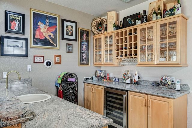 2136 Lookout Point Circle, Las Vegas, NV 89117