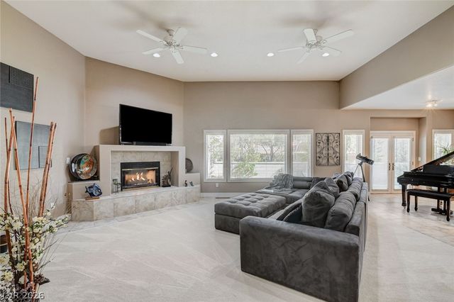 2136 Lookout Point Circle, Las Vegas, NV 89117