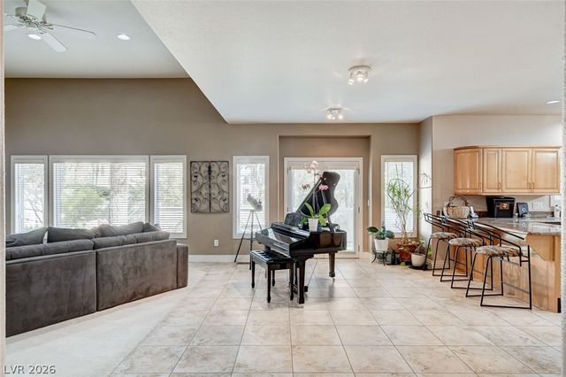 2136 Lookout Point Circle, Las Vegas, NV 89117