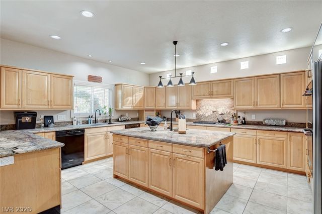 2136 Lookout Point Circle, Las Vegas, NV 89117