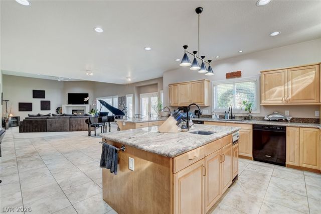 2136 Lookout Point Circle, Las Vegas, NV 89117