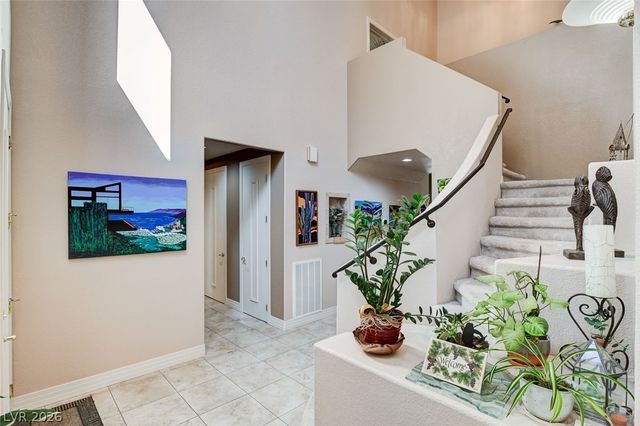 2136 Lookout Point Circle, Las Vegas, NV 89117