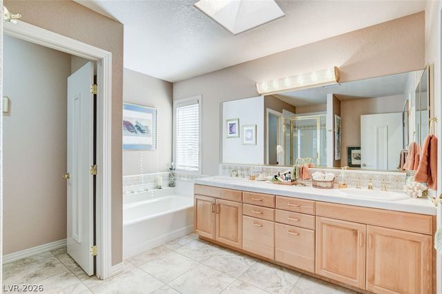 2136 Lookout Point Circle, Las Vegas, NV 89117