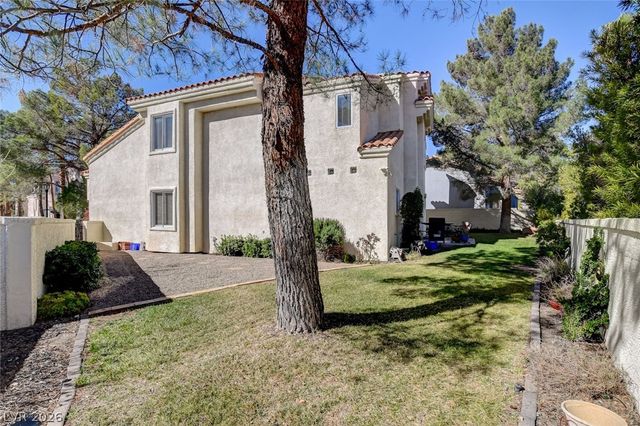 2136 Lookout Point Circle, Las Vegas, NV 89117