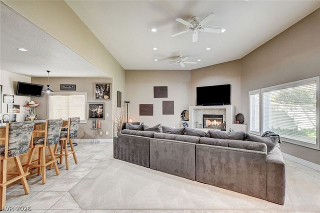 2136 Lookout Point Circle, Las Vegas, NV 89117