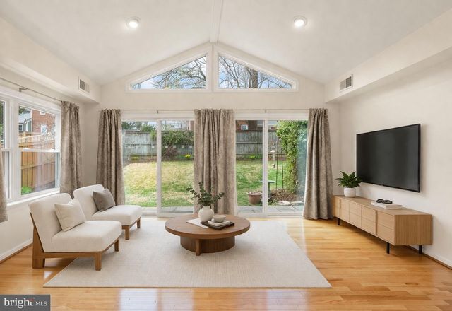 2640 N SYCAMORE ST, Arlington, VA 22207