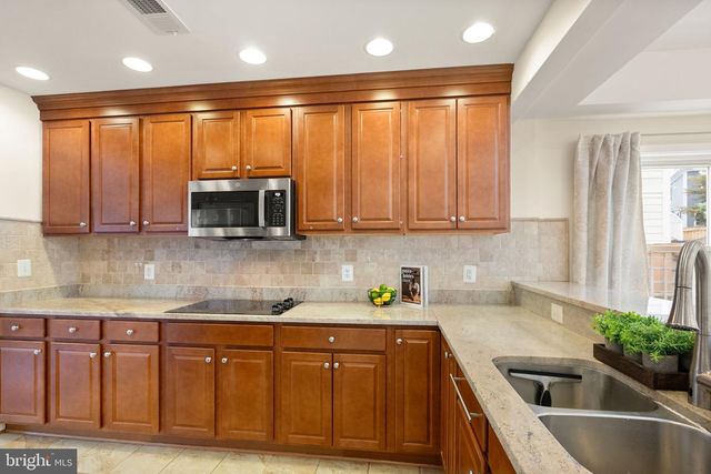 2640 N SYCAMORE ST, Arlington, VA 22207