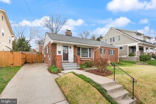 2640 N SYCAMORE ST, Arlington, VA 22207