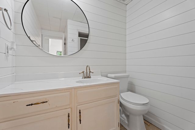 24880 S 612th Road, Grove, OK 74344