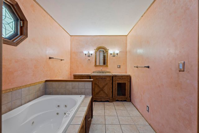 24880 S 612th Road, Grove, OK 74344