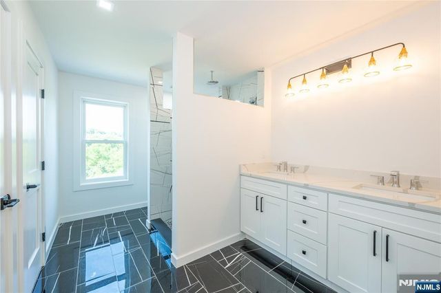 5 Emerald, Hardyston, NJ 07419