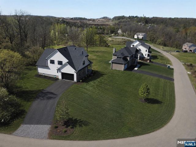 5 Emerald, Hardyston, NJ 07419