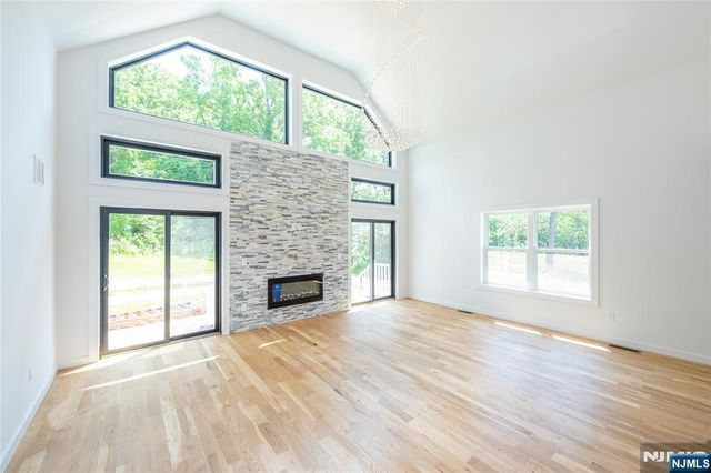 5 Emerald, Hardyston, NJ 07419