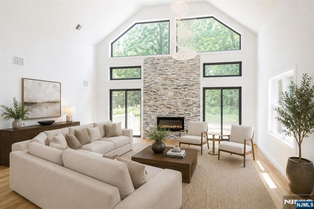 5 Emerald, Hardyston, NJ 07419