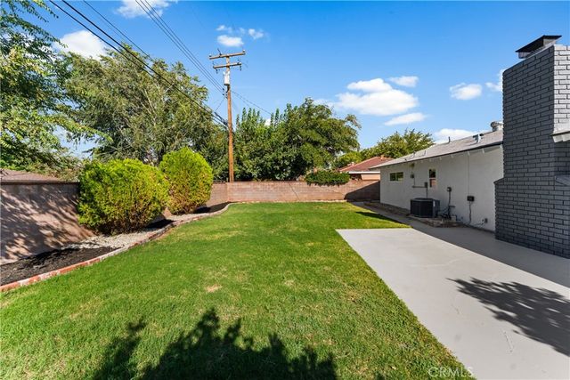 1735 W Jenner Street, Lancaster, CA 93534