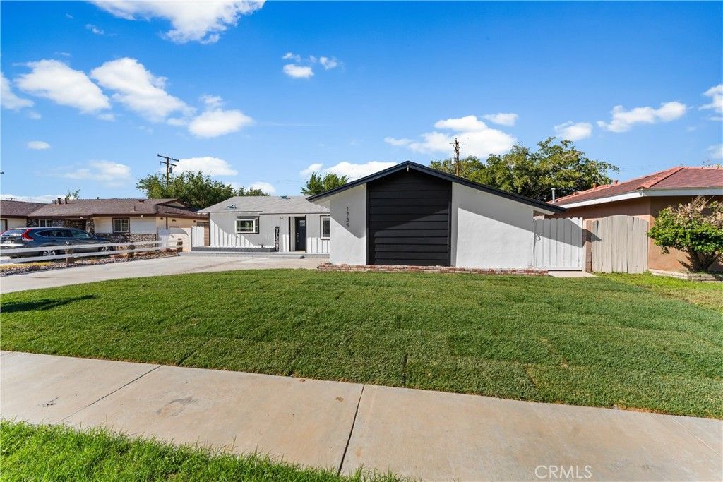1735 W Jenner Street, Lancaster, CA 93534