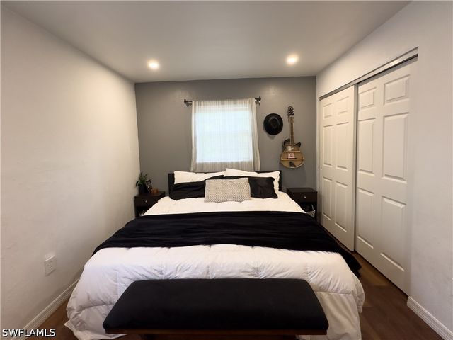 651 Pine Cone LN, Naples, FL 34104