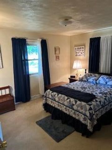 646 Waverly Dr, Benton Harbor, MI 49022