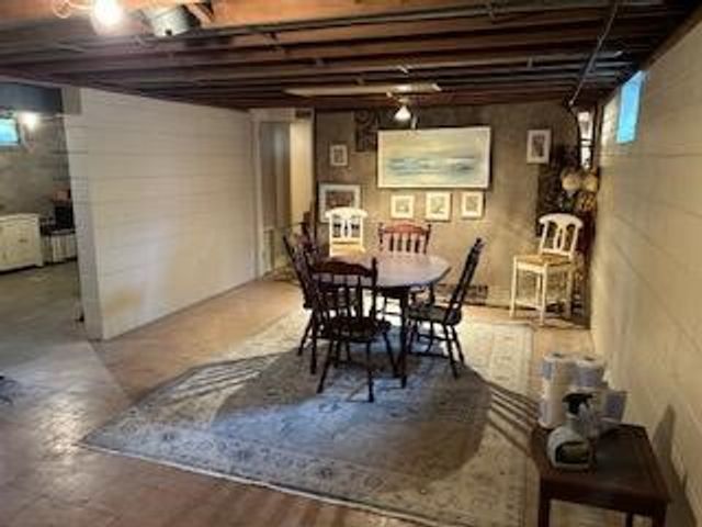 646 Waverly Dr, Benton Harbor, MI 49022