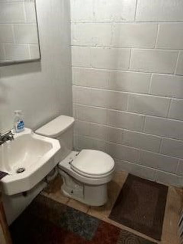 646 Waverly Dr, Benton Harbor, MI 49022