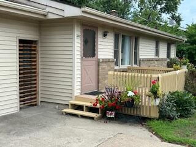 646 Waverly Dr, Benton Harbor, MI 49022