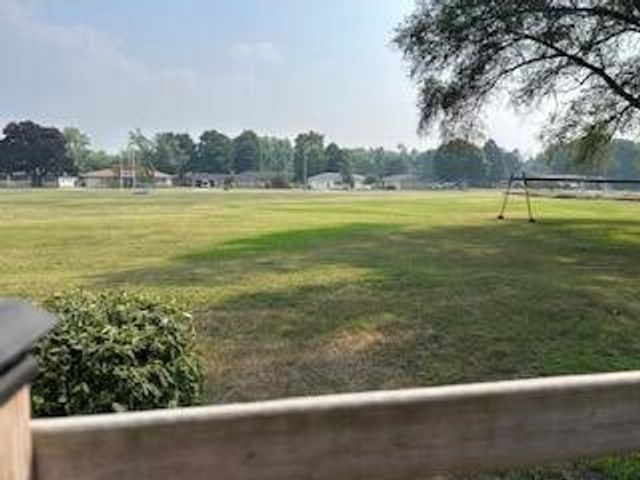 646 Waverly Dr, Benton Harbor, MI 49022
